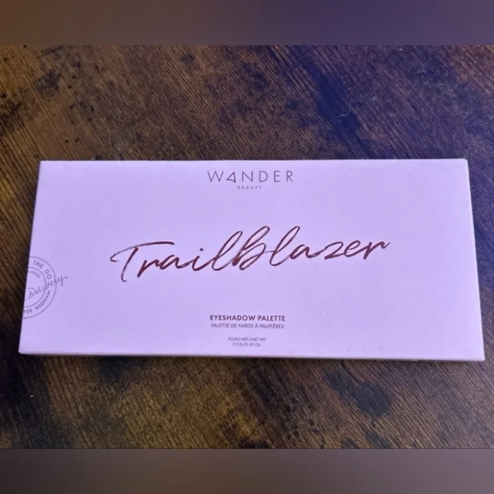 Wander Beauty Eyeshadow Palette - Pink, Brown, Olive, Gold, Champagne